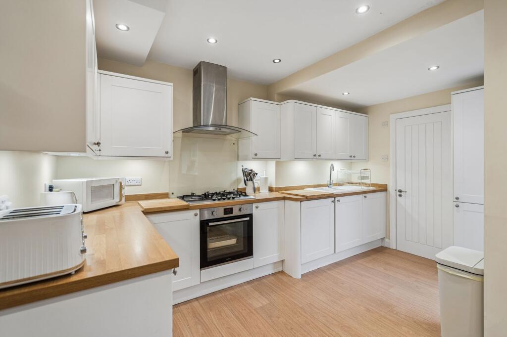House in Three Rivers, Watford Rural - More