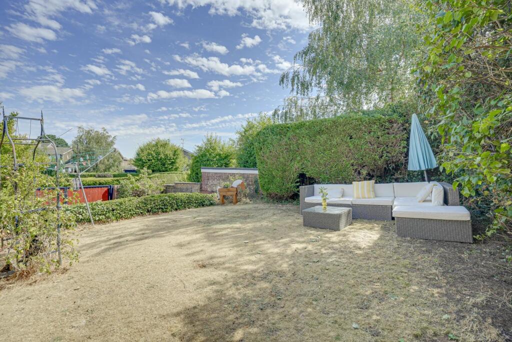 House in Luton - View 4