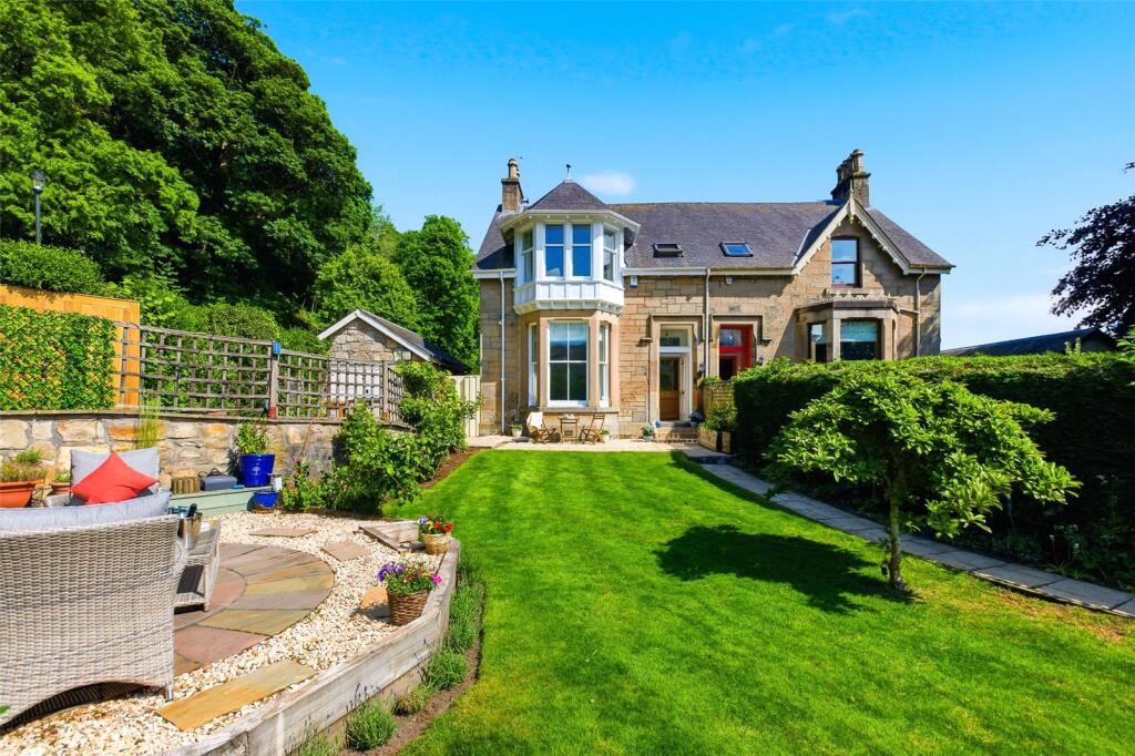 Main image of property: 4 Victoria Road, Kings Park, Stirling, FK8