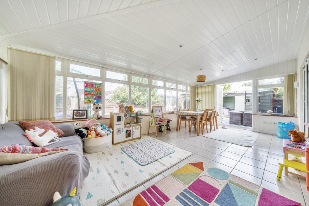 House in West Oxfordshire, Carterton - View 4