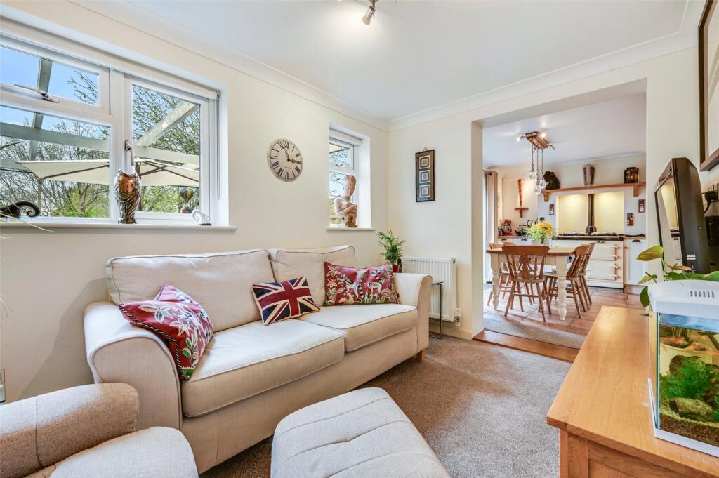 House in Uttlesford, Great Dunmow - More