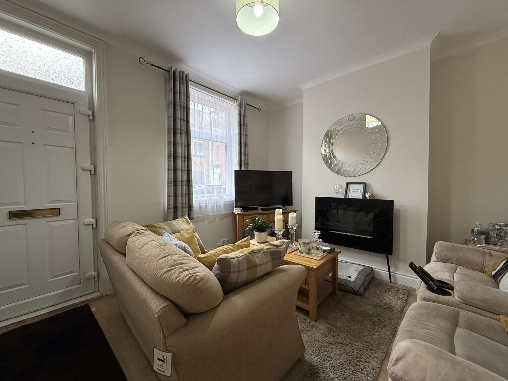 House in Chesterfield, Derbyshire - View 2