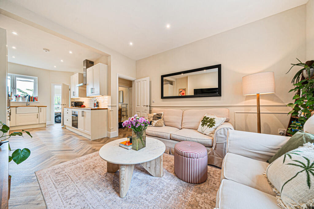 Apartment in London - More