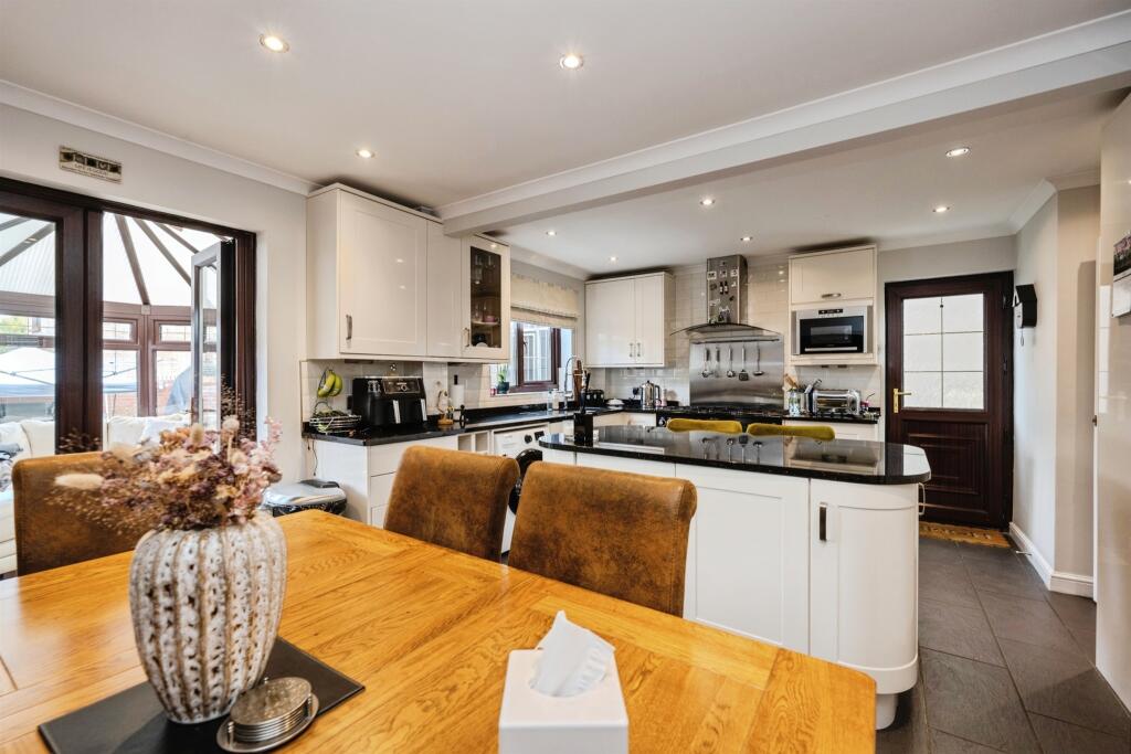 House in Swansea, Llangyfelach - More