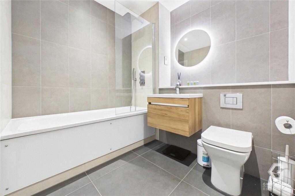 Apartment in Redhill - View 4