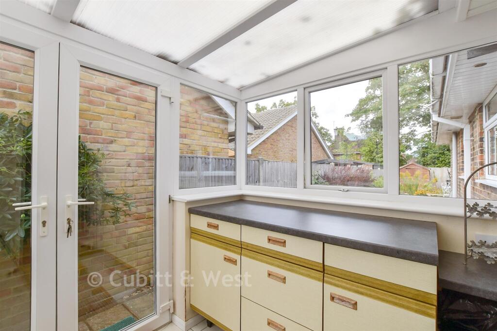 House in Horsham, Storrington and Sullington - More