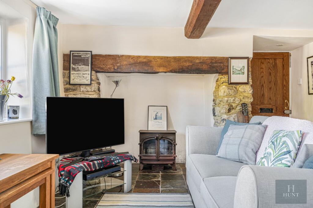 House in Hemel Hempstead, Long Crendon - More