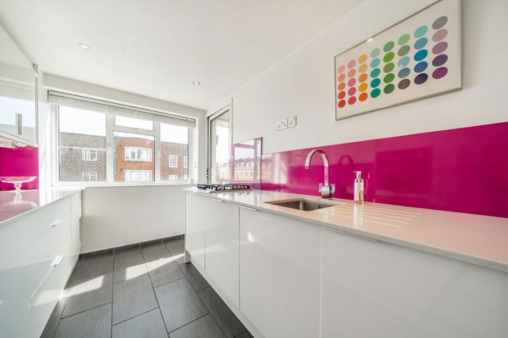 House in London - View 5