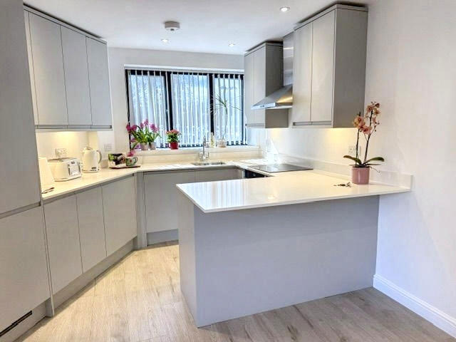 Apartment in Lye Green, Old Town, Chesham - View 2