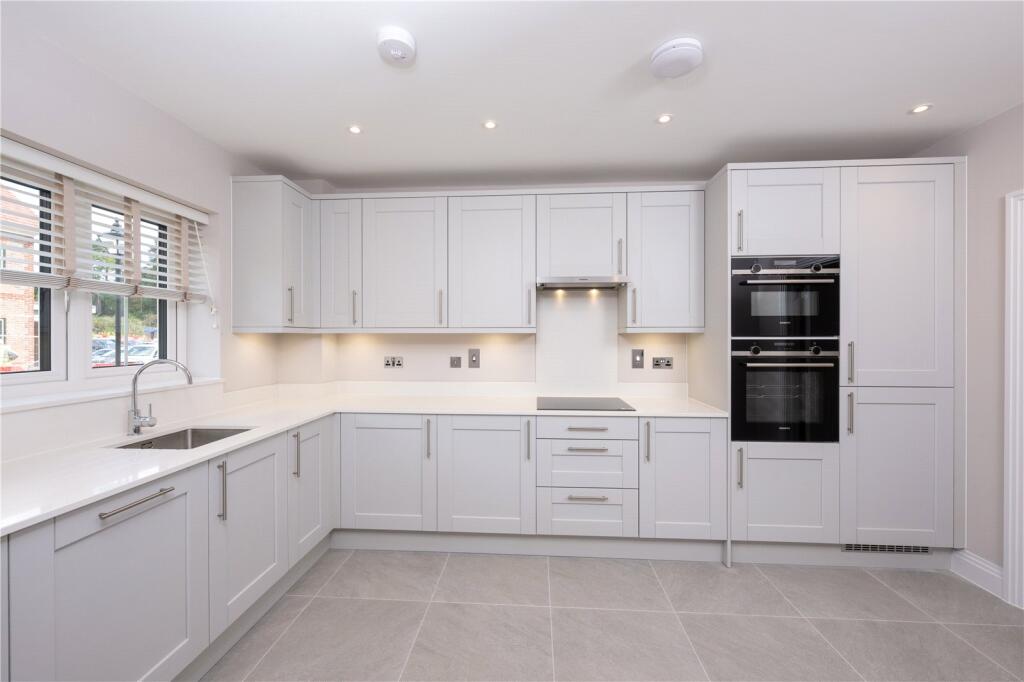 House in Winkfield, Bracknell Forest - View 2