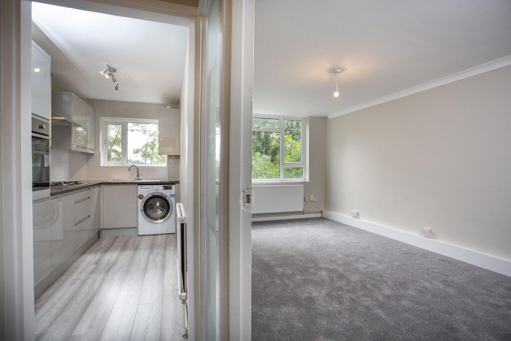 Apartment in St Albans - View 5
