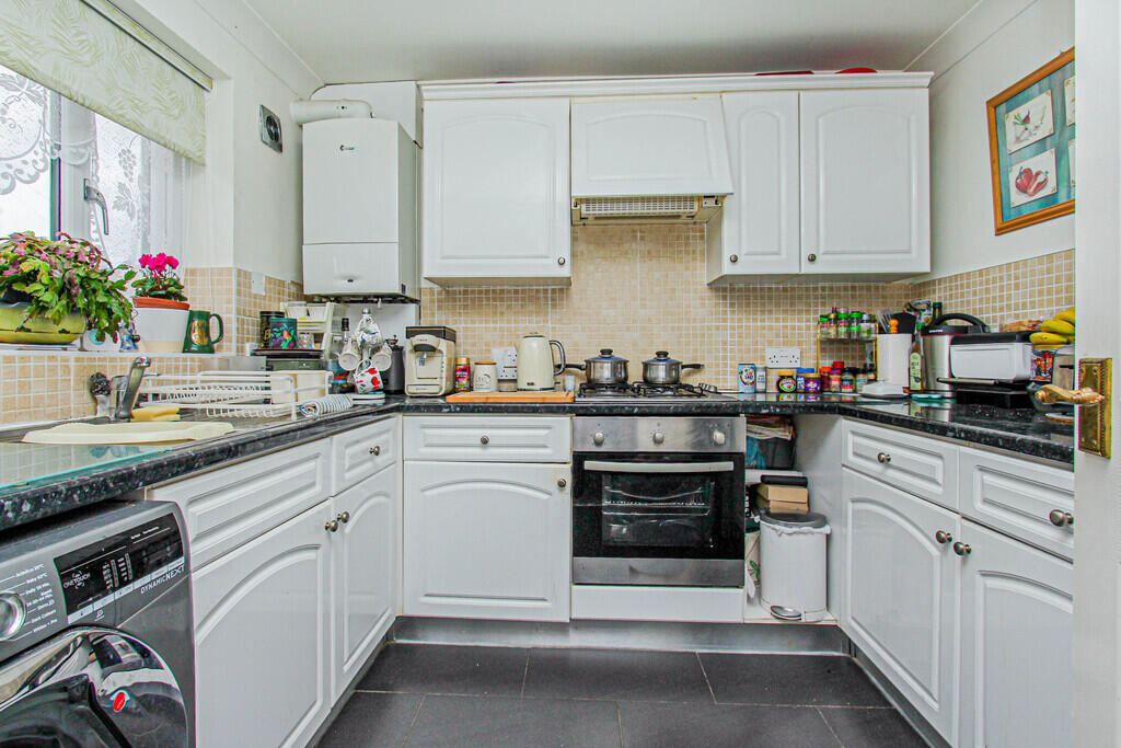 House in Finedon, North Northamptonshire - View 2