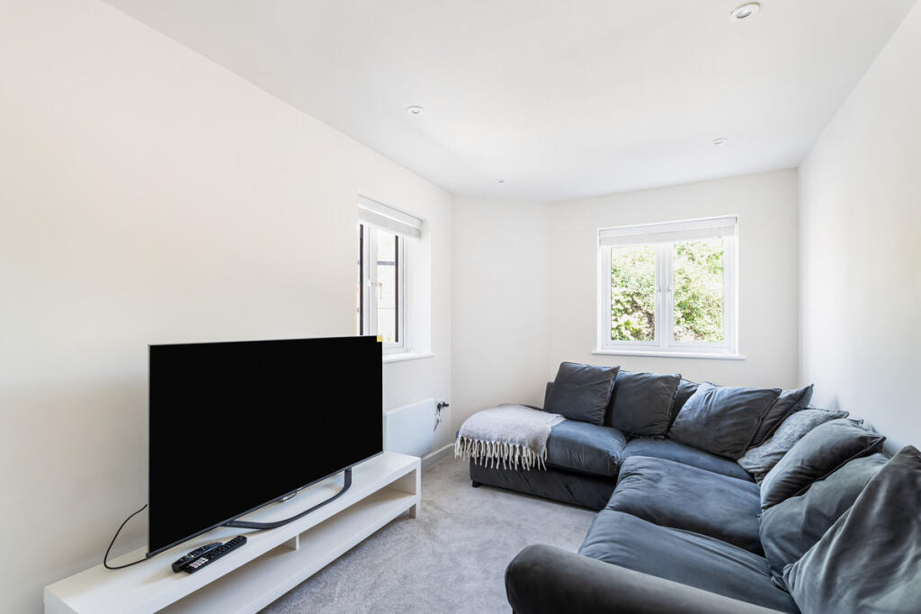 House in South Oxfordshire, Ladygrove, Didcot - View 4
