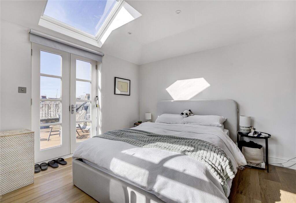 Apartment in London - More