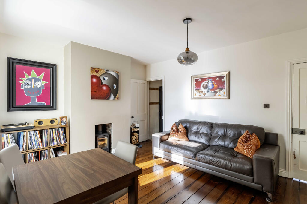House in Bristol, Shirehampton - More