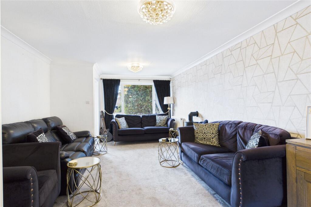 House in Three Mile Cross, Shinfield - View 3