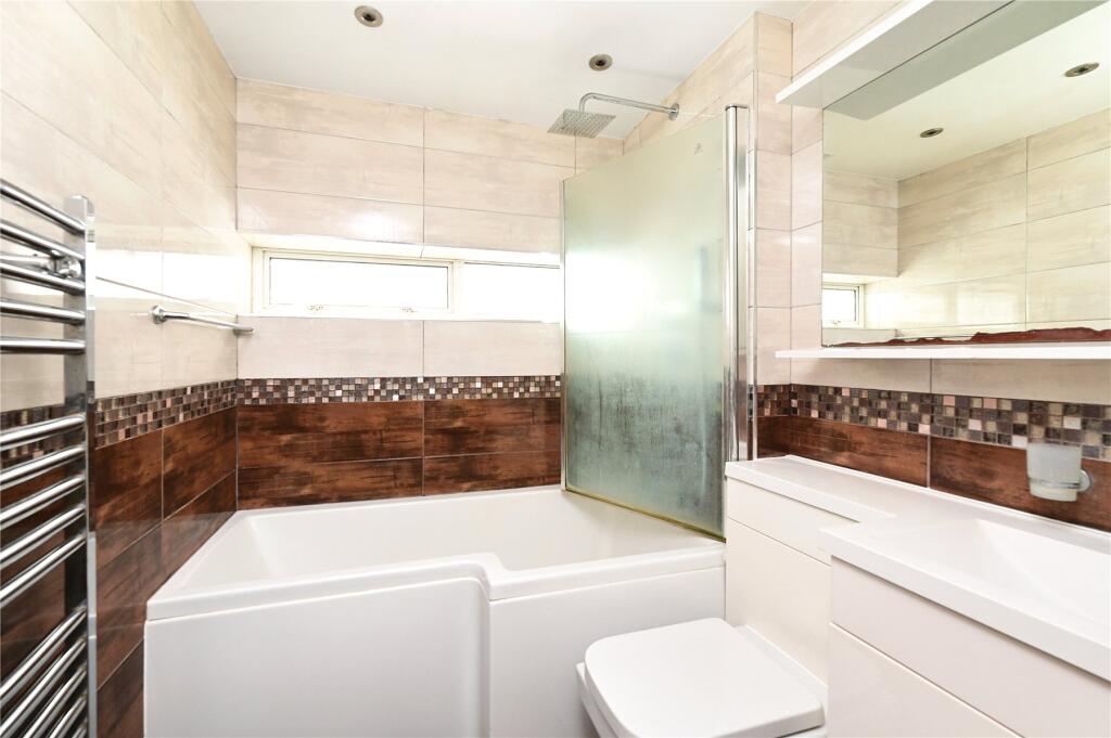 House in Spelthorne, Surrey - View 5