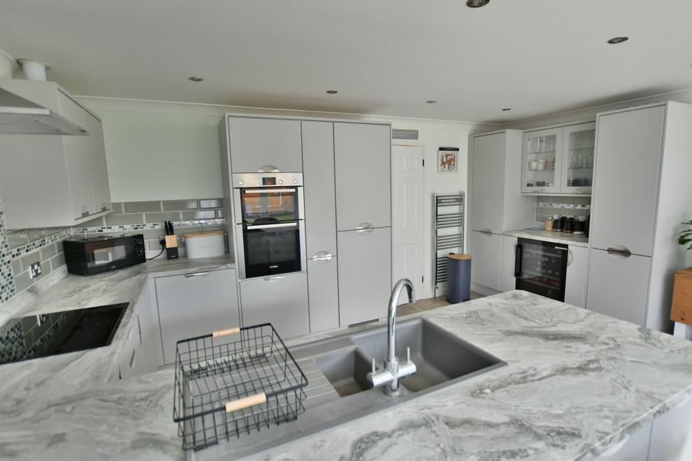 Whitby Crescent, Broadstone, BH18 8HX photo 4