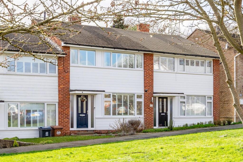 3-bed terraced on Brookside, Hertford, SG13, £519,000