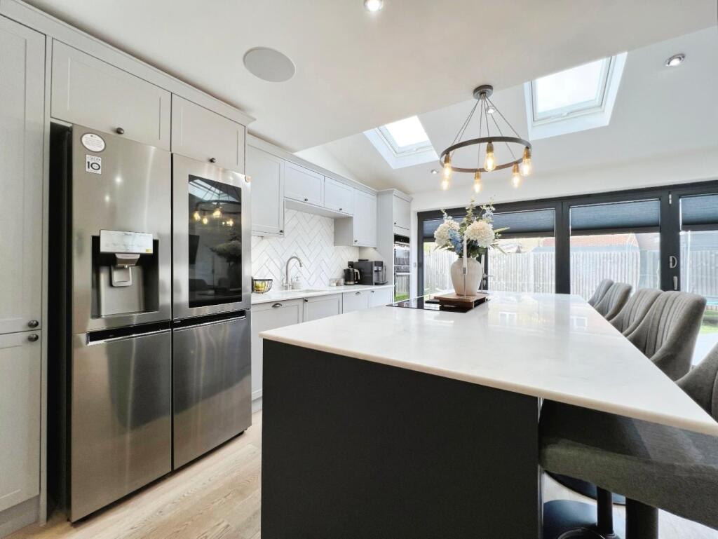 House in Ashford, Park Farm, Kingsnorth - More