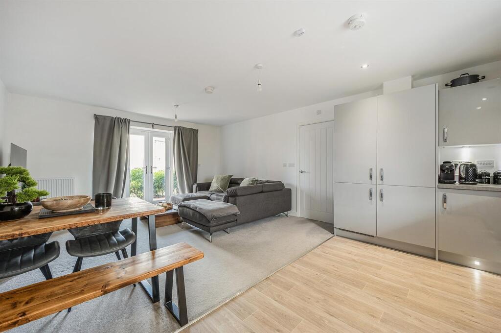 Apartment in Salisbury - View 5