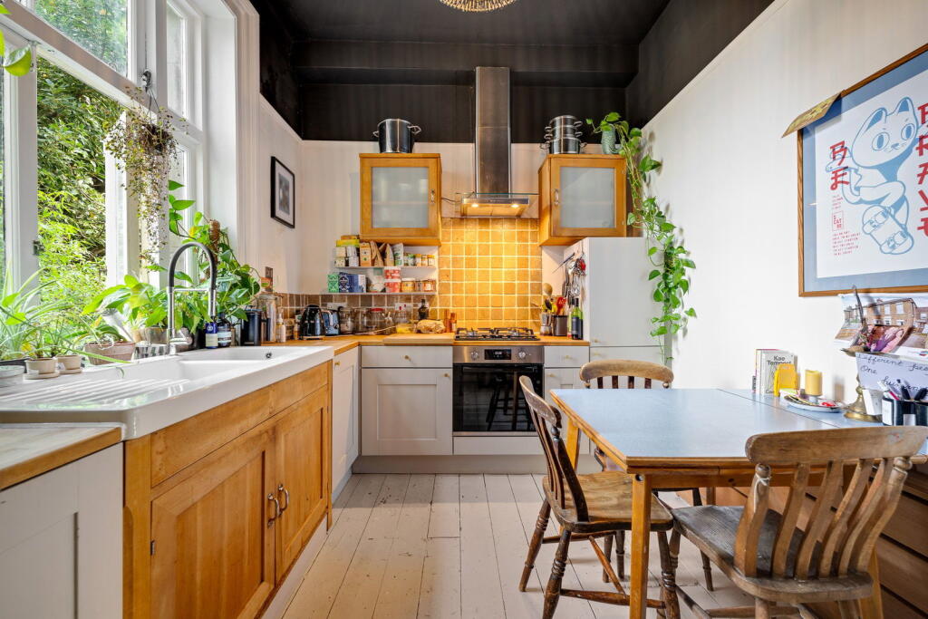 Apartment in London - View 5