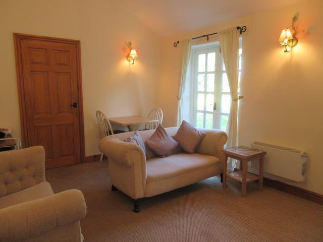 Apartment in Solihull, West Midlands - View 4
