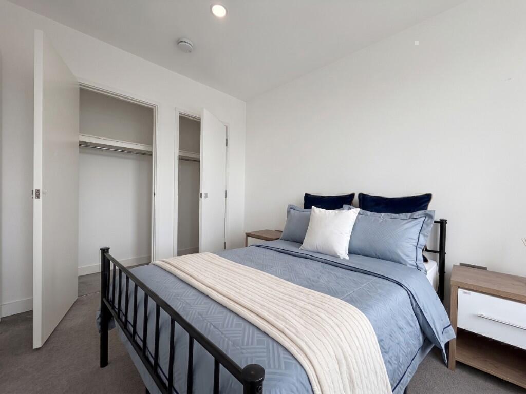 Apartment in Reading - View 4