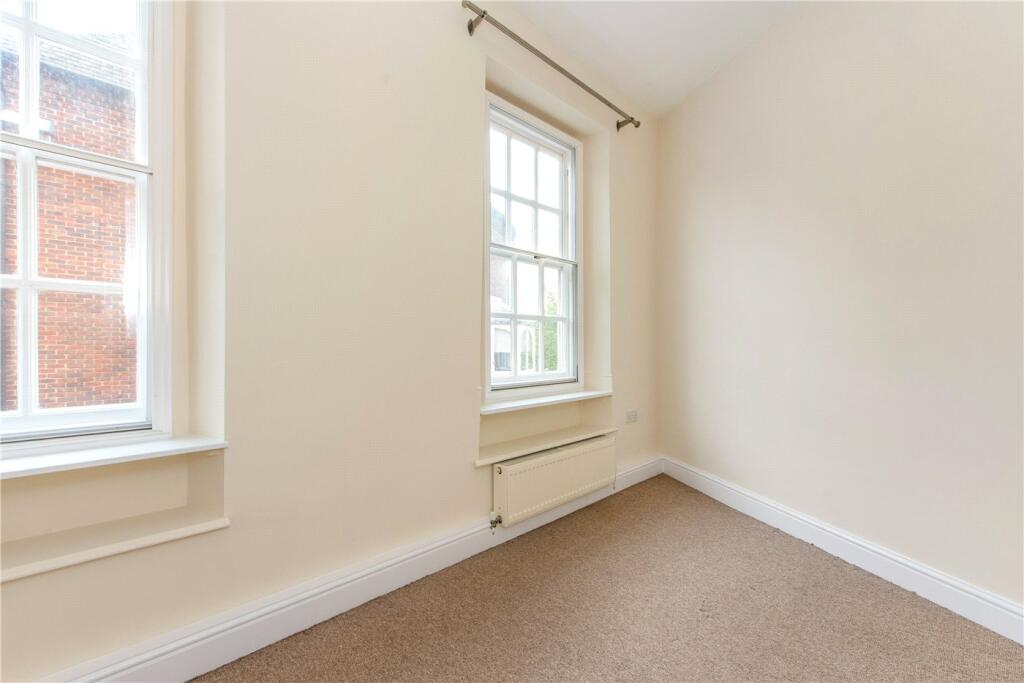 Sheep Street, Petersfield, Hampshire, GU32 - Več