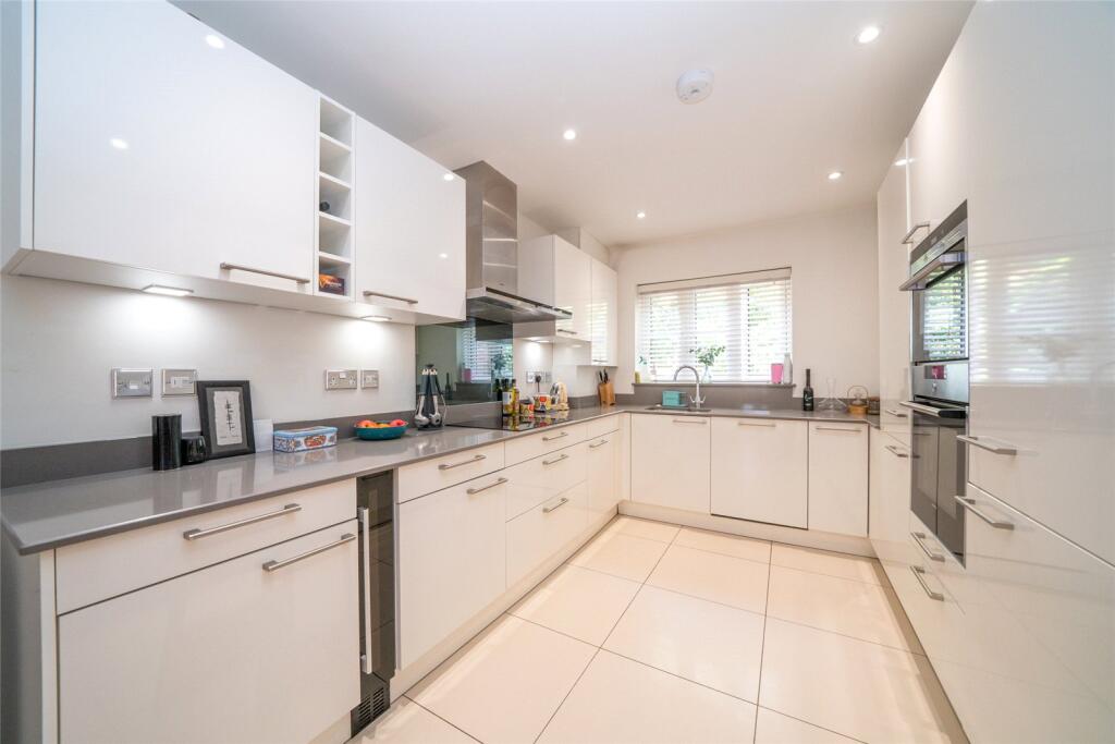 Heron Close, Wheathampstead, AL4 photo 5
