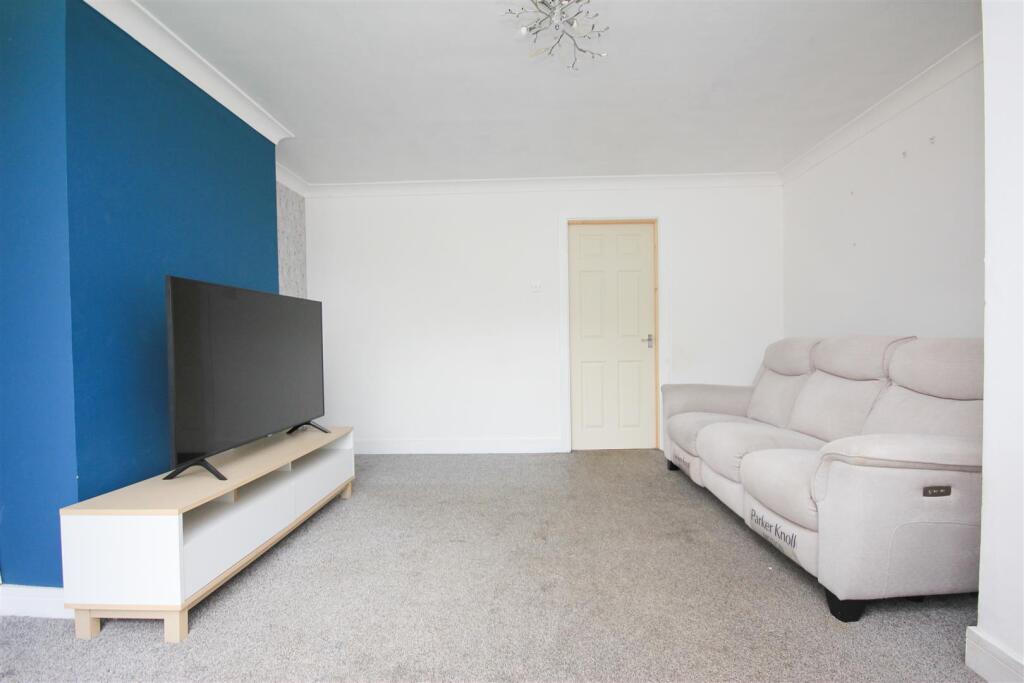 Brookside, Bozeat, Wellingborough - View 3