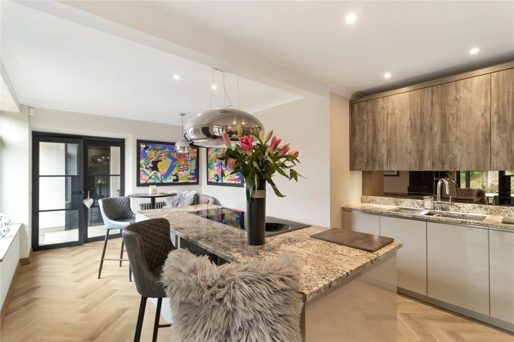 Wadham Way, Hale, Altrincham, Greater Manchester, WA15 photo 4