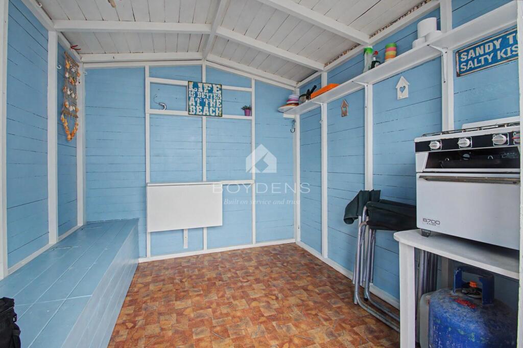 High Wall, Frinton-on-sea photo 2