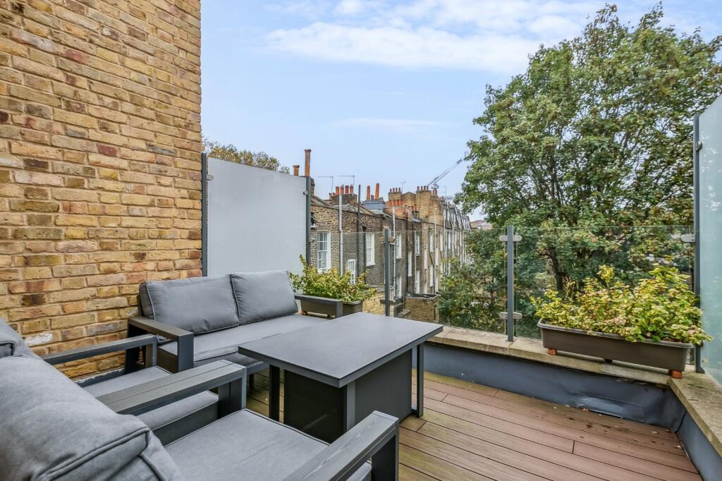 Apartment in London - More