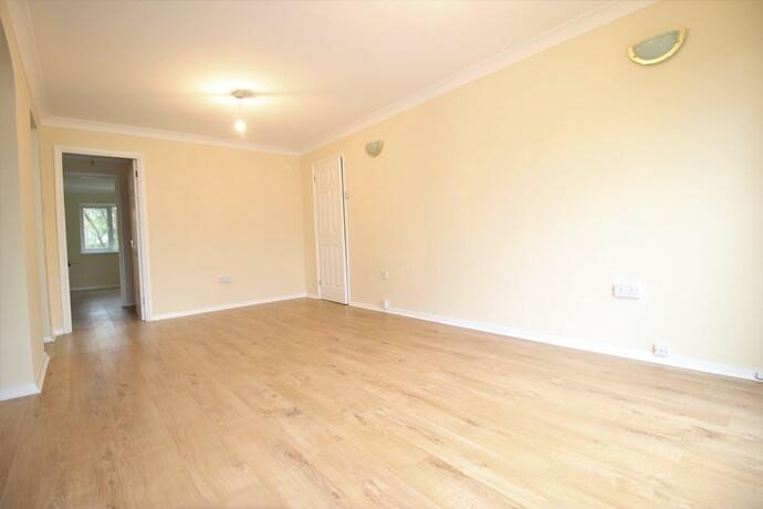Hyde Heath Court, Crawley, West Sussex, RH10 photo 3