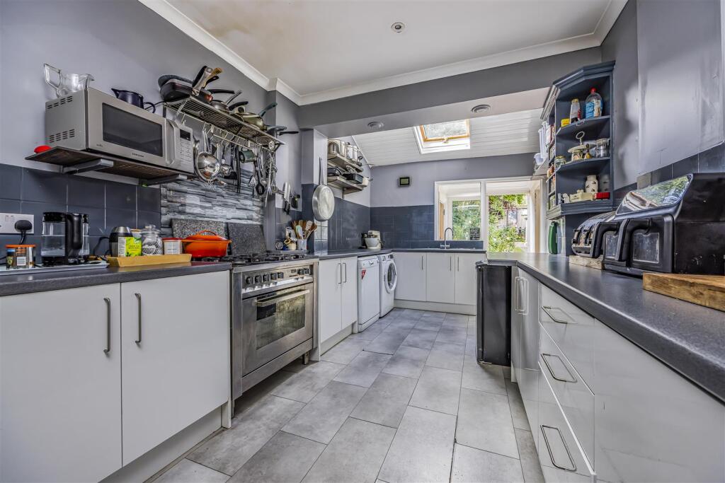 House in Havant, Waterlooville - View 6