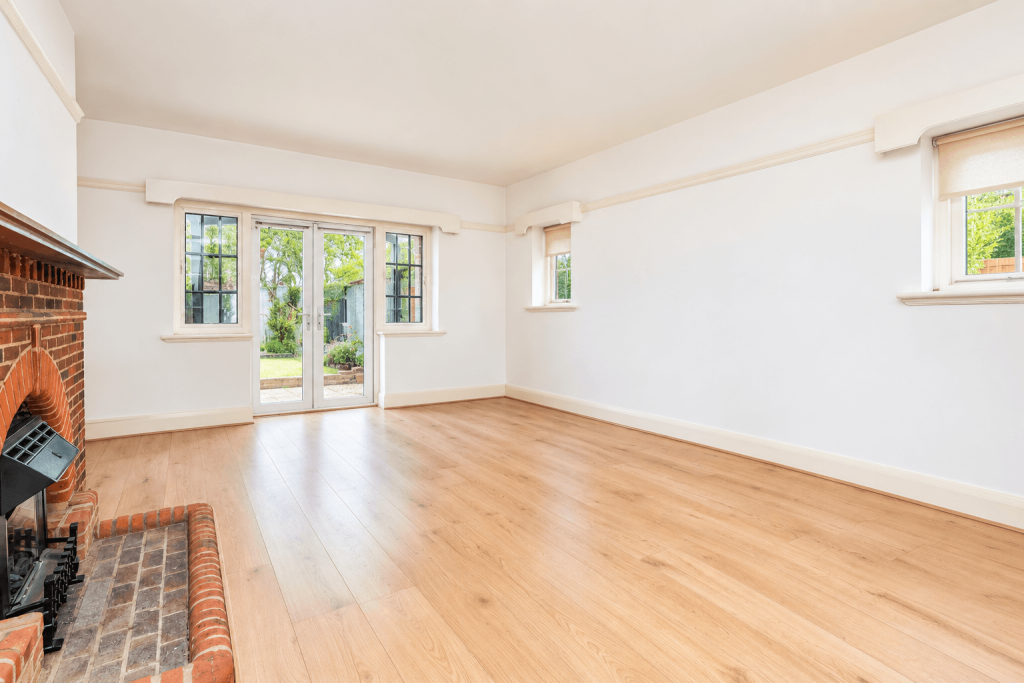 House in Sutton, Benhilton - More
