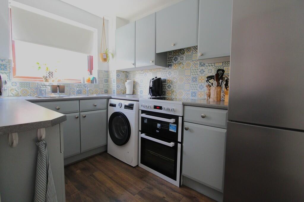 Hill View, Beeston photo 3