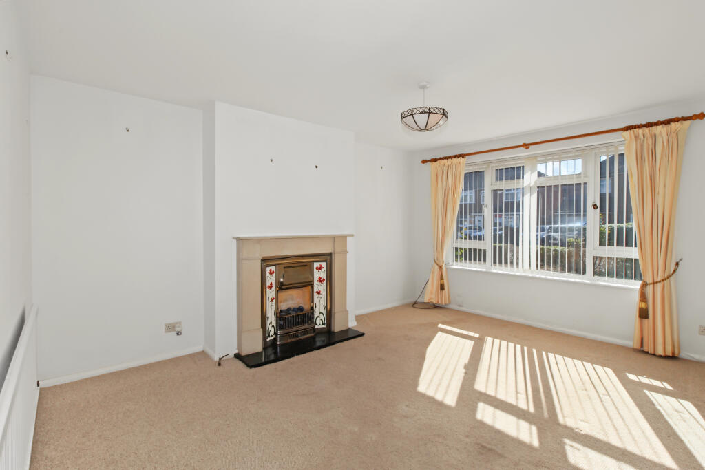 Apartment in Kingston upon Thames - View 2