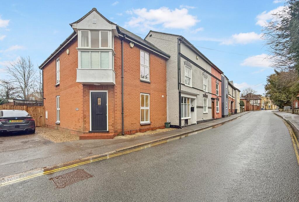 Main image of property: Bocking End, Braintree, CM7