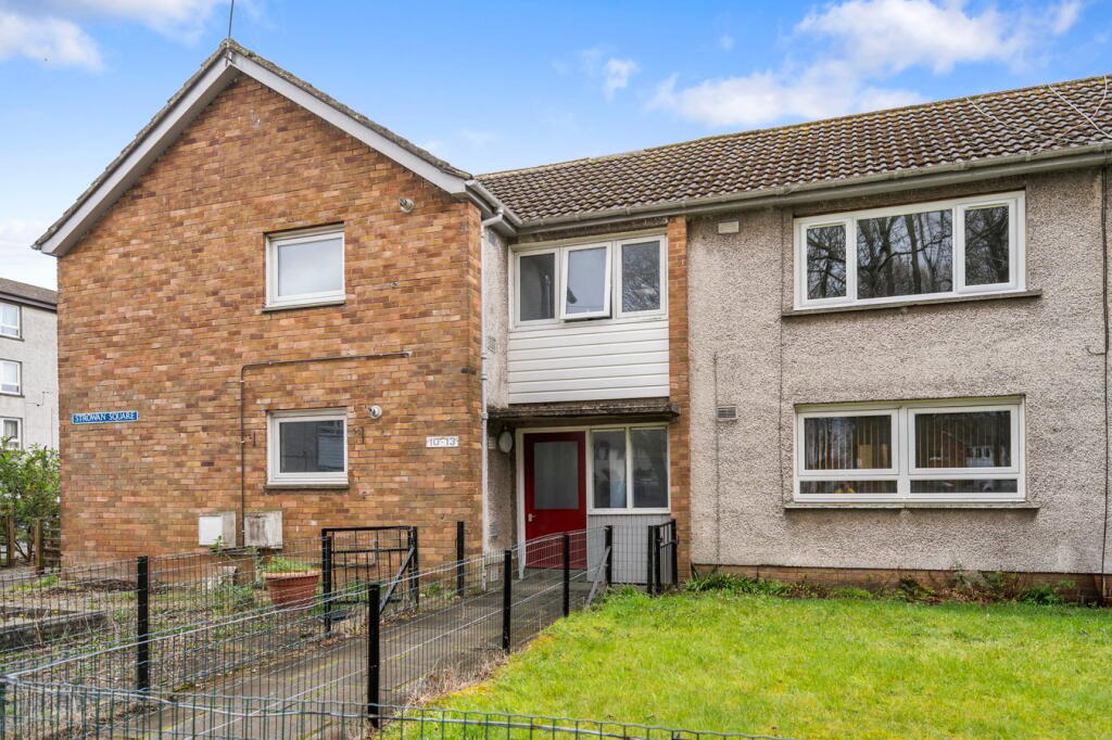 Main image of property: Strowan Square, Grangemouth, FK3