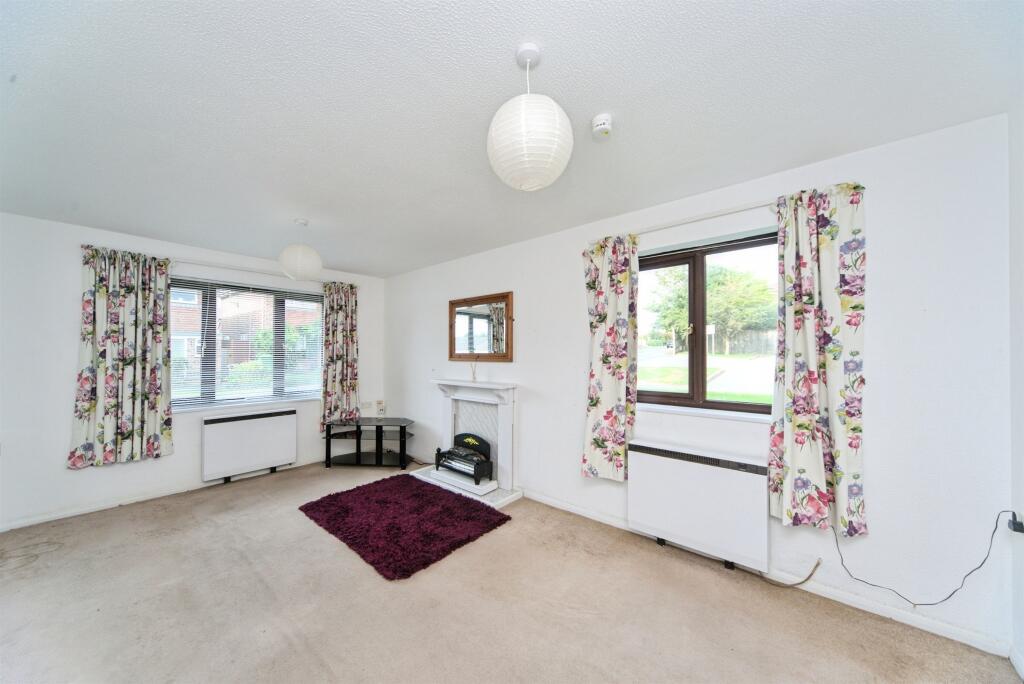 Swanley Close, Eastbourne photo 4