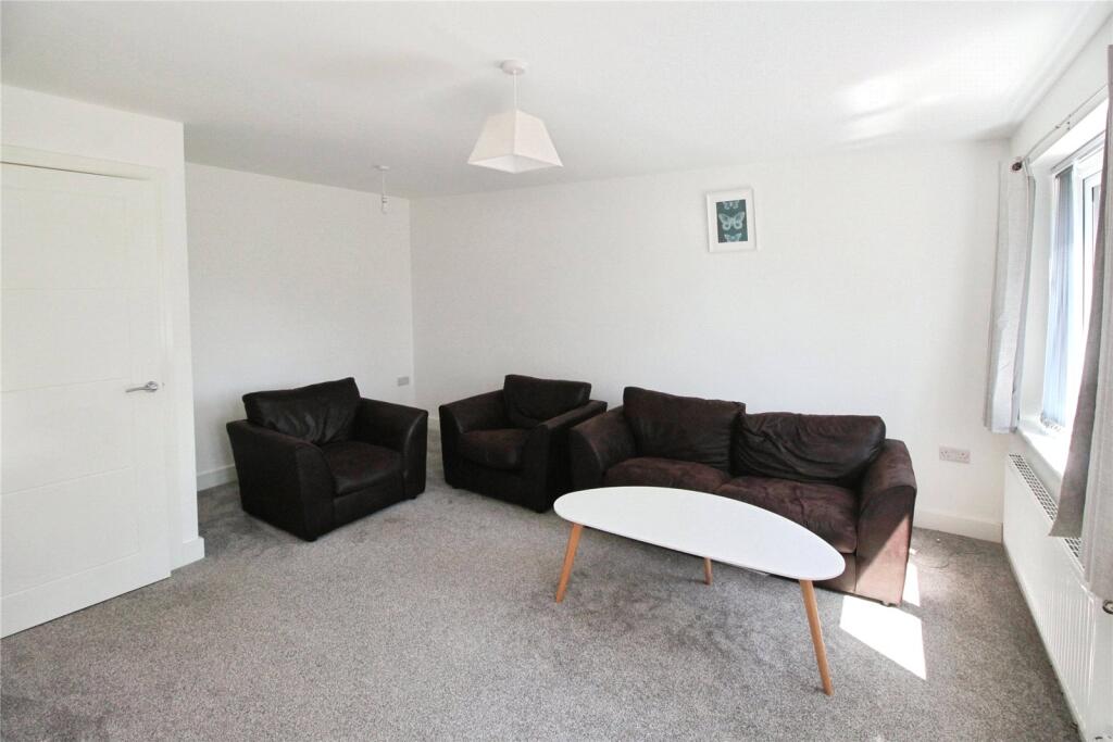 House in Doncaster, Loversall - View 4