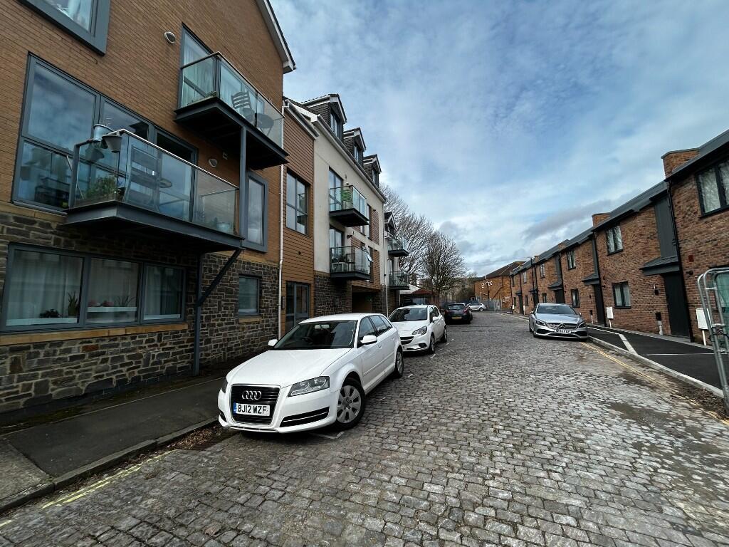 Main image of property: Barton Vale, Bristol, BS2