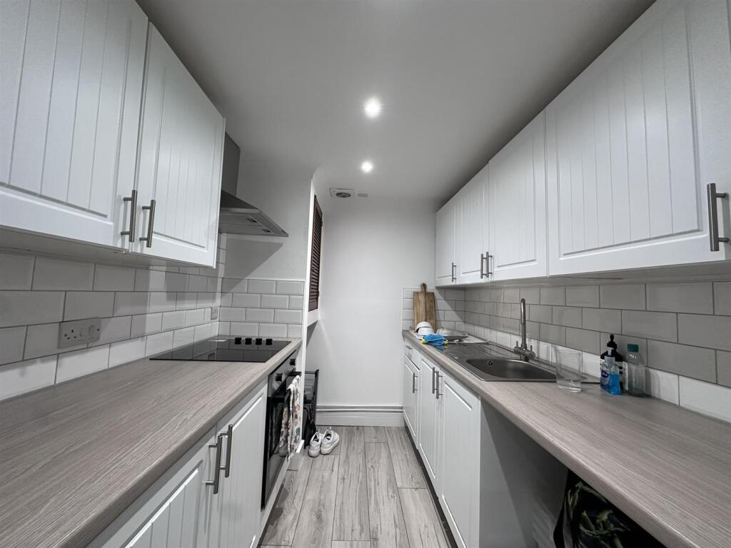 Apartment in Portsmouth - View 2