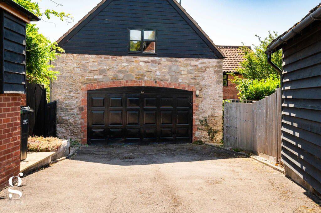 House in Hereford, Herefordshire - View 2