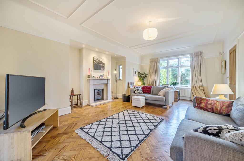 Ty-Gwyn Crescent, Penylan, Cardiff photo 2