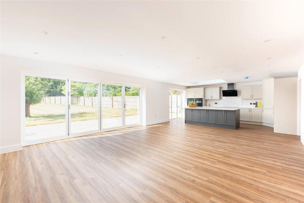 10, Milton Road, Gayton, Northampton, Northamptonshire, NN7 photo 2