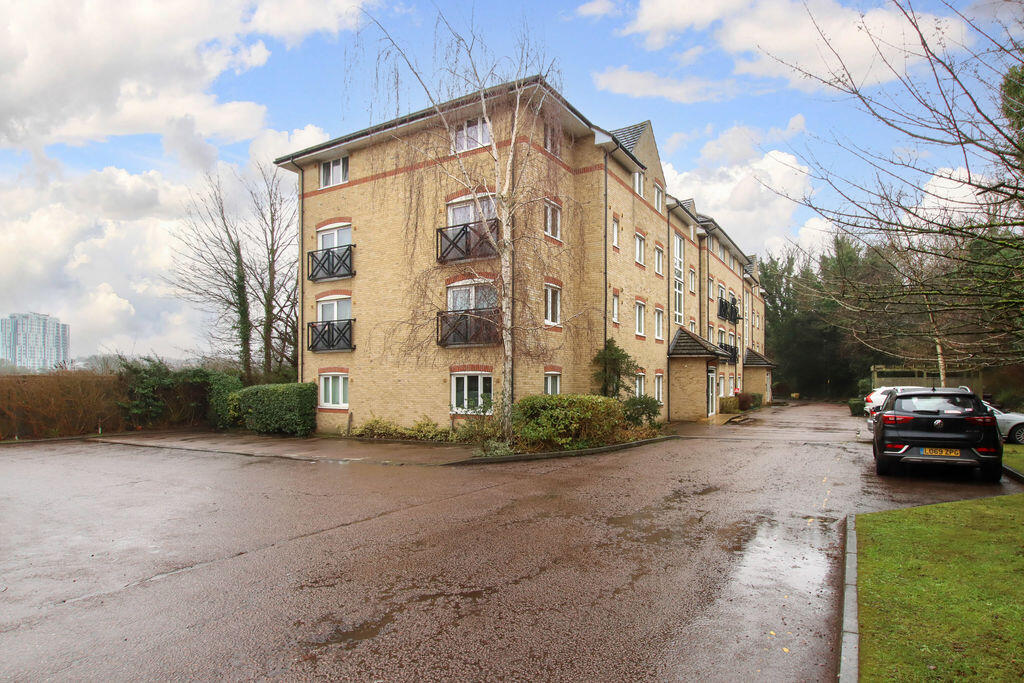 Main image of property: Hardings Close, Boxmoor, Hemel Hempstead
