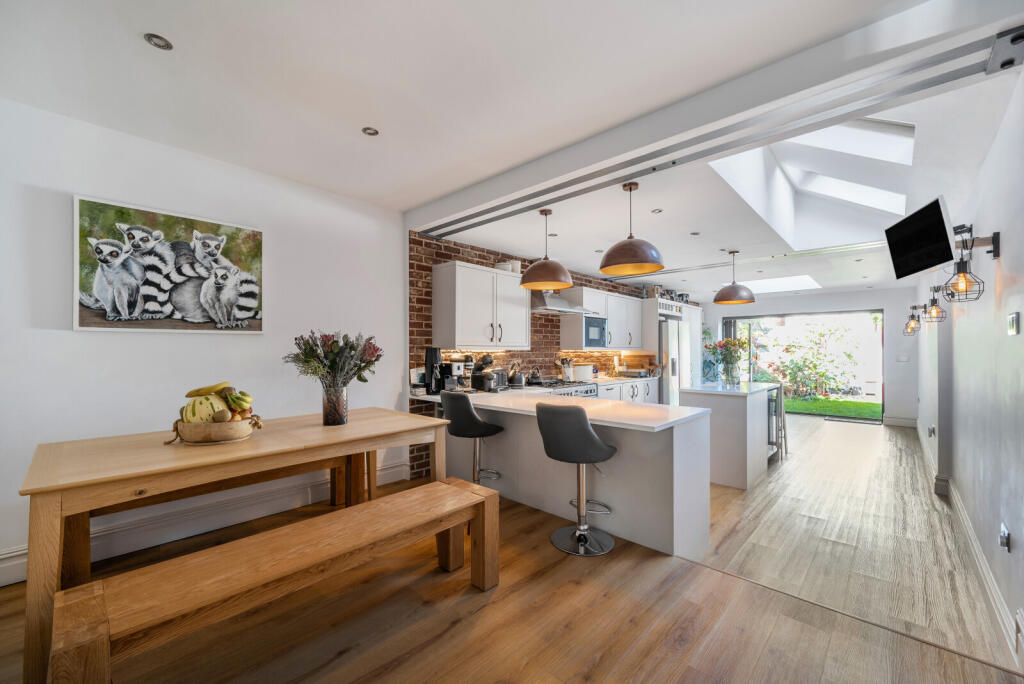House in Guildford - View 3